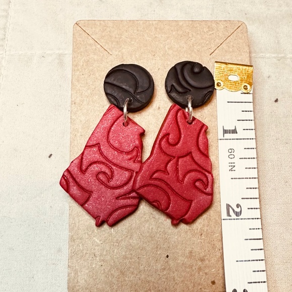 Black & Red Polymer Clay Dangle Earrings Handmade Vintage - Picture 10 of 10